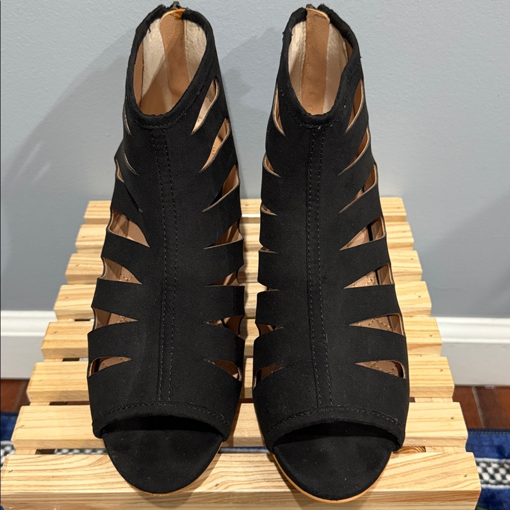 Black Cutout Ankle Booties Peep Toe Heels Versatile Everyday Chic Diane Gilman 9 - Picture 10 of 13